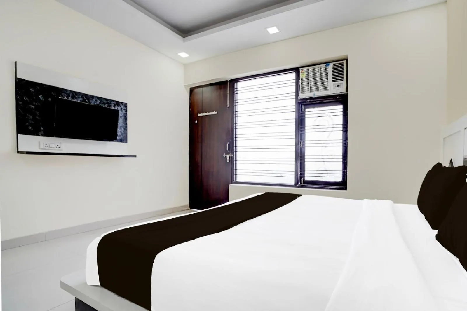 Hotel City Lite Near Delhi Airport New Delhi 4*,
